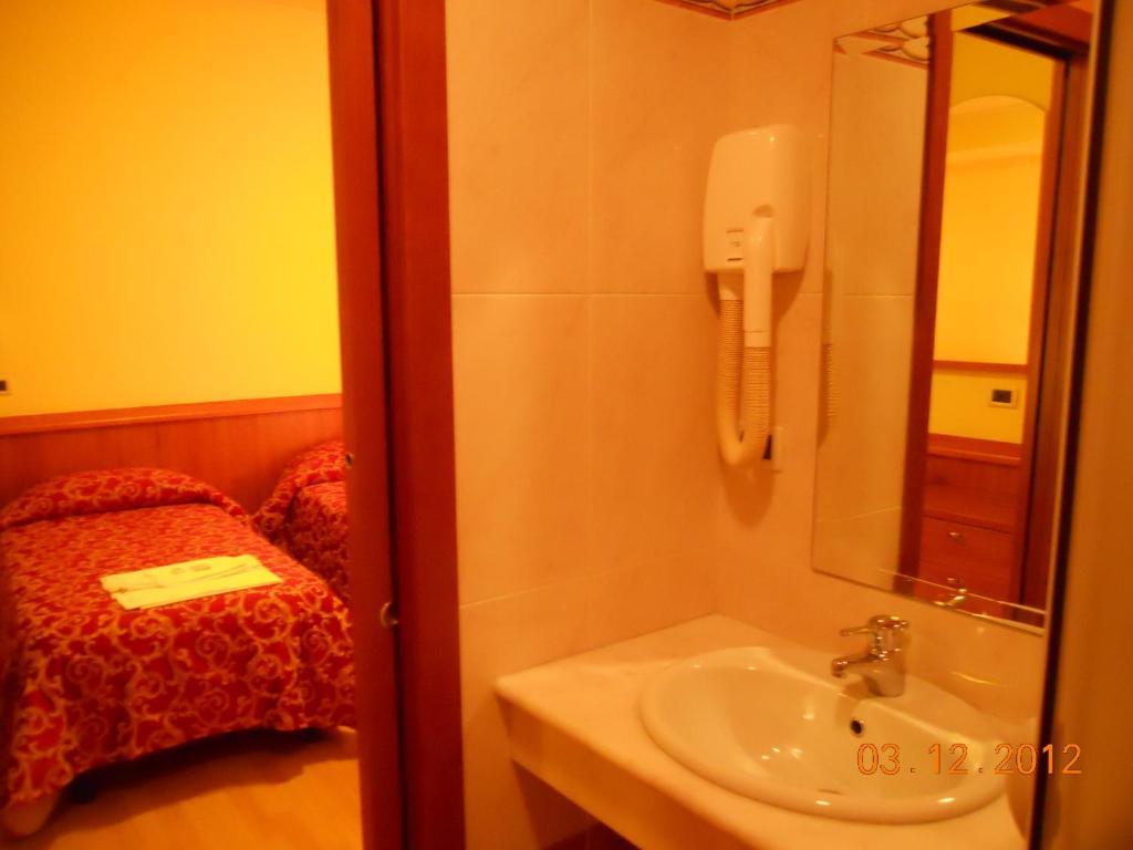 Hotel Val Di Sangro Perano Zimmer foto